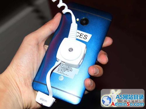  蓝色版HTC One亮相CES 