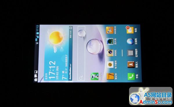 1.7GHz四核巨屏4G智能机 LG E985T评测 