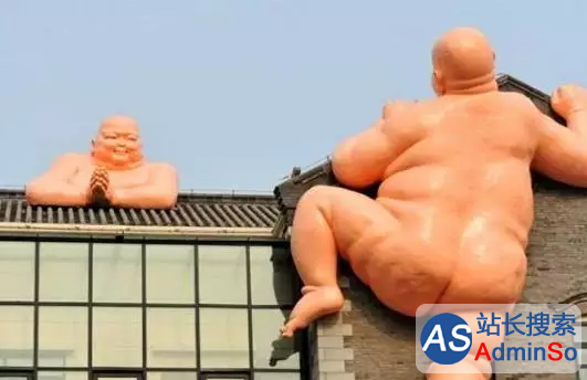 盘点国内最奇葩城市地标建筑：爬墙的裸胖子带头