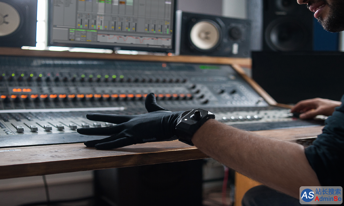 音痴也能变创作家，T8 魔力手套让音乐从你挥舞的指尖流淌