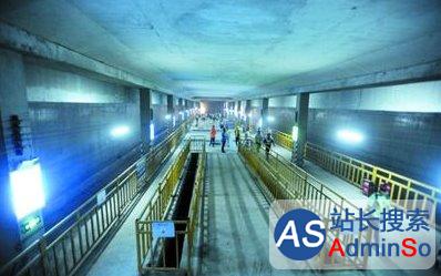 挖掘难度大：中国首台TBM双护盾隧道掘进机用于青岛地铁