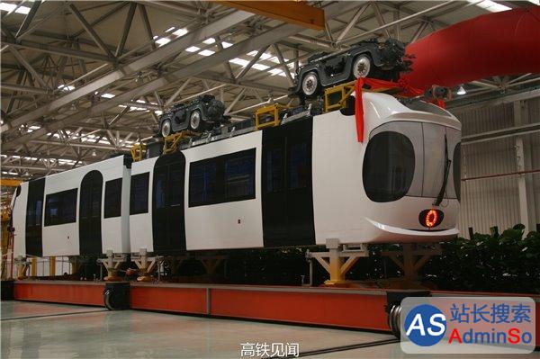 轨道在空中：中国首列空铁列车正式下线，每公里造价7亿元