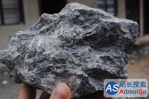 新疆发现超大型铅锌矿，储量近1900万吨